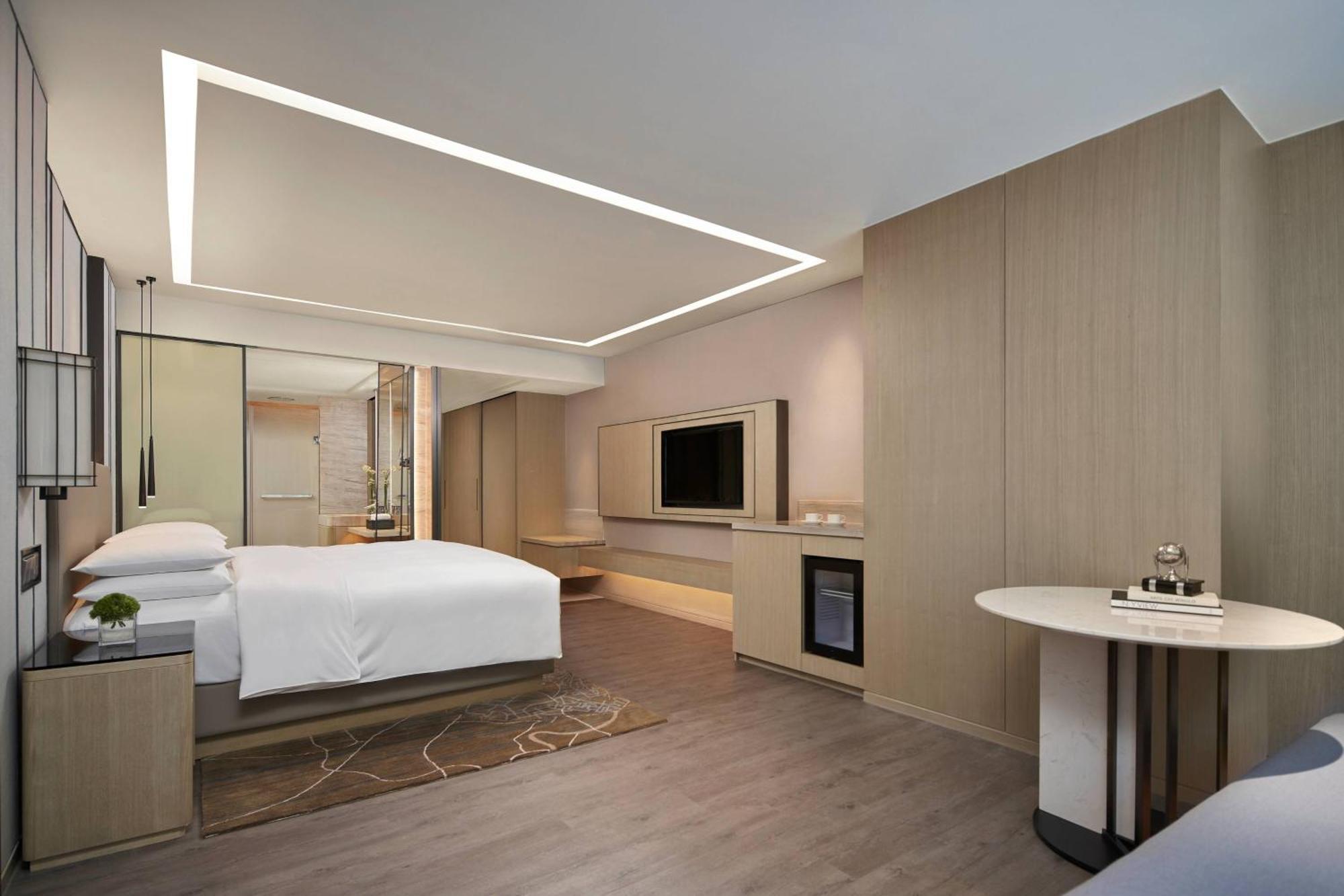 Renaissance Shenzhen Luohu Hotel Exterior photo