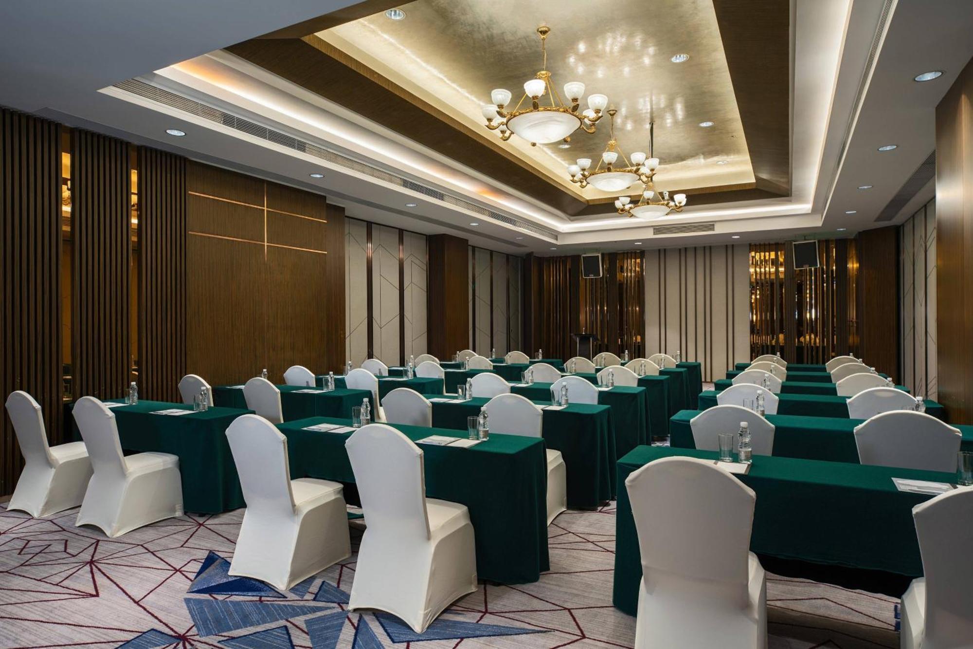 Renaissance Shenzhen Luohu Hotel Exterior photo