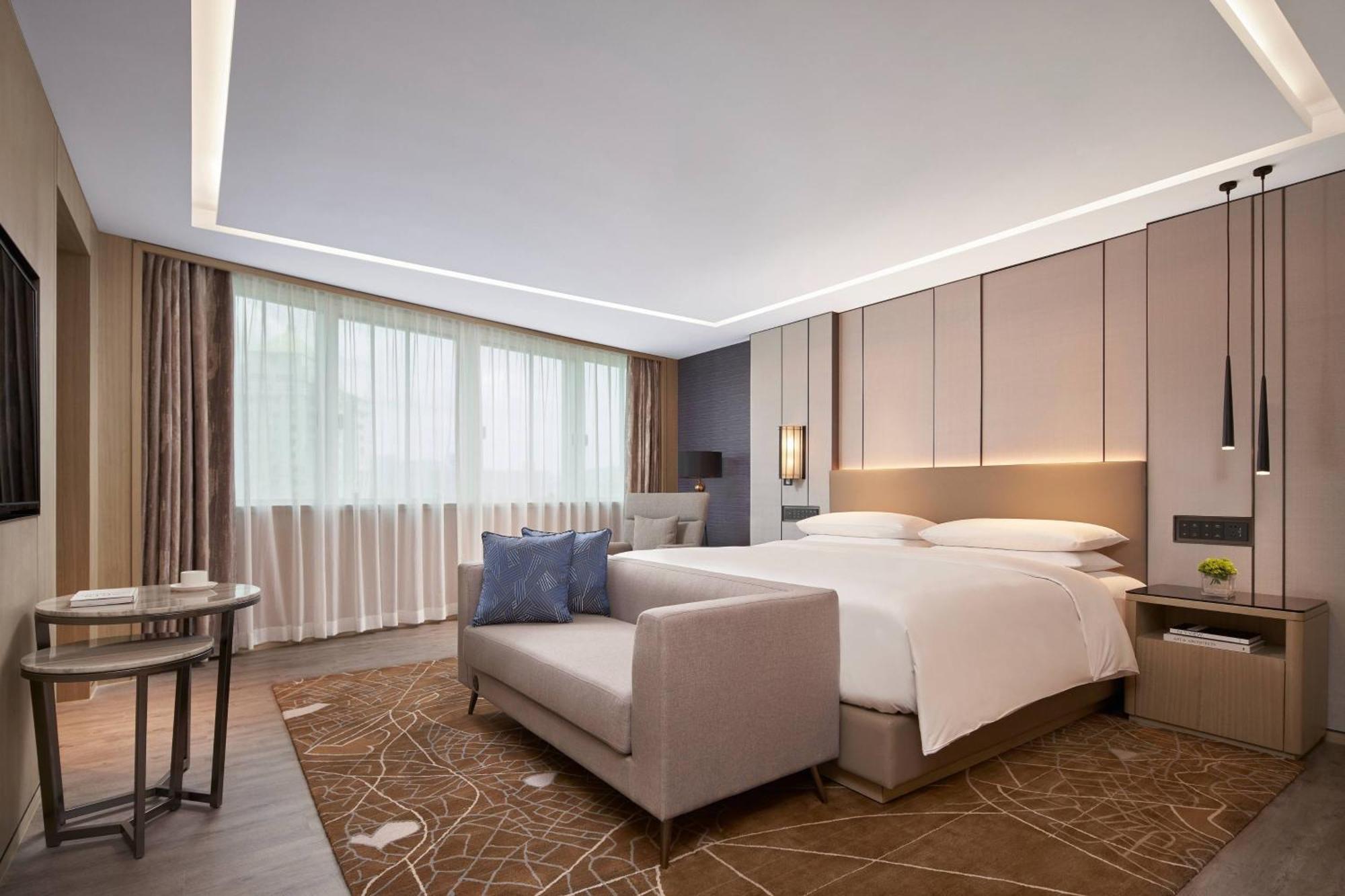 Renaissance Shenzhen Luohu Hotel Exterior photo