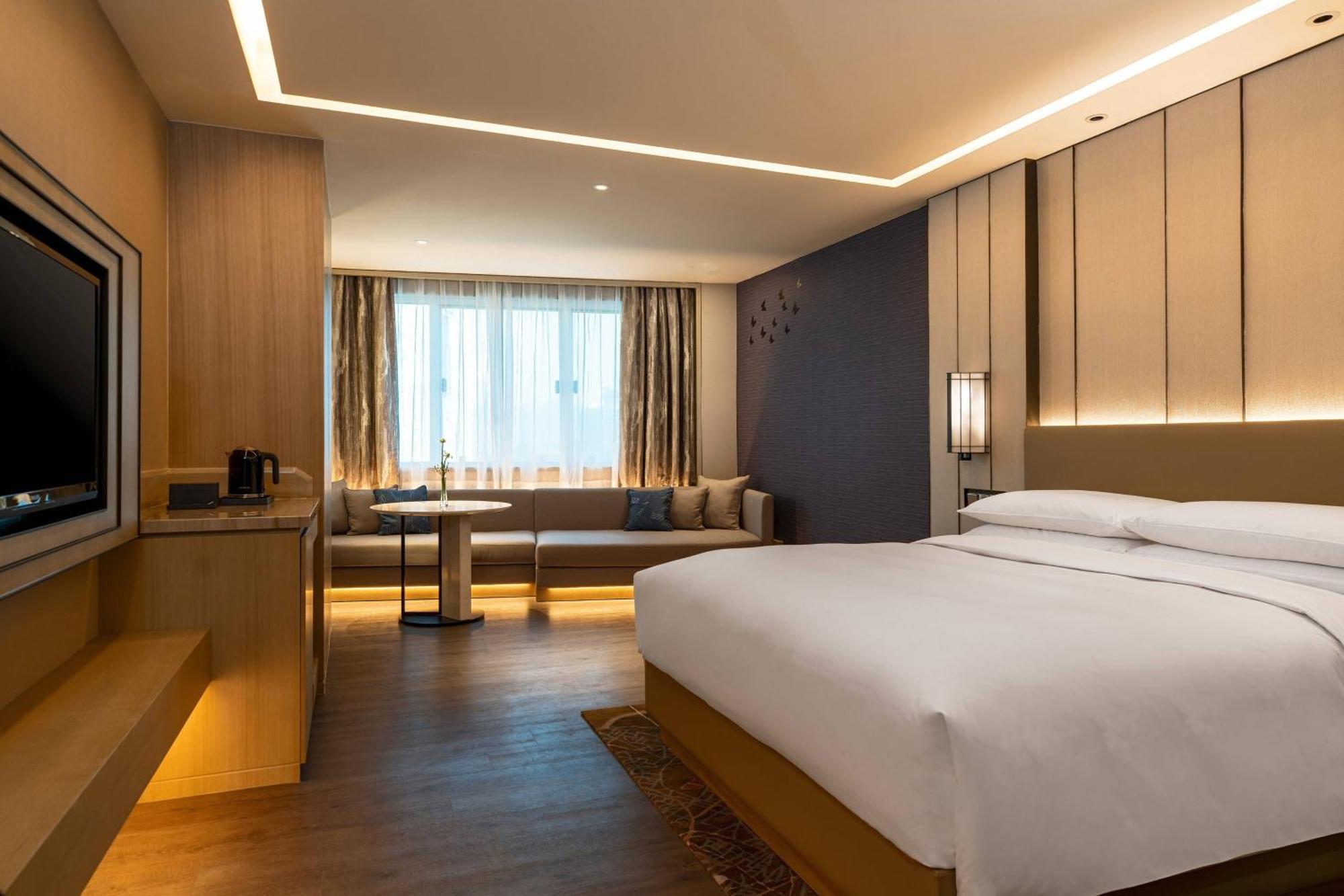 Renaissance Shenzhen Luohu Hotel Exterior photo